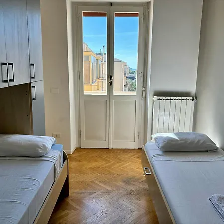 Modernoappartamento Su Due Piani * 사사리