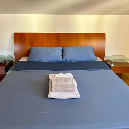 Modernoappartamento Su Due Piani * סאסארי