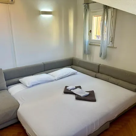 Modernoappartamento Su Due Piani Sassari