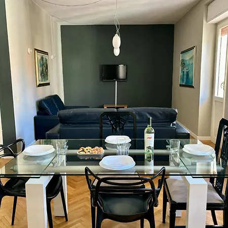Apartment Modernoappartamento Su Due Piani