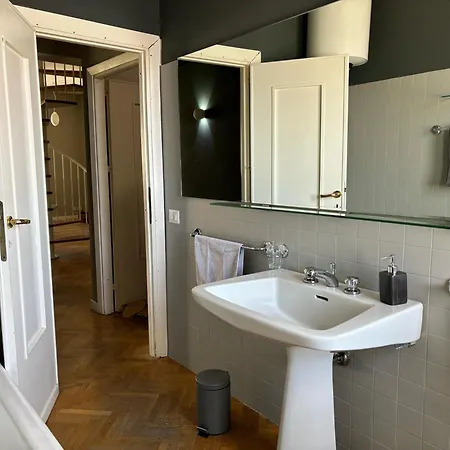 Modernoappartamento Su Due Piani *